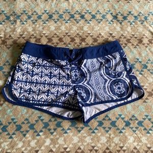 Roxy beach shorts size med